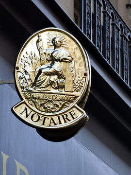 découvrez les règles essentielles du patrimoine et de la succession expliquées par un notaire pour sécuriser votre héritage et organiser votre transmission.