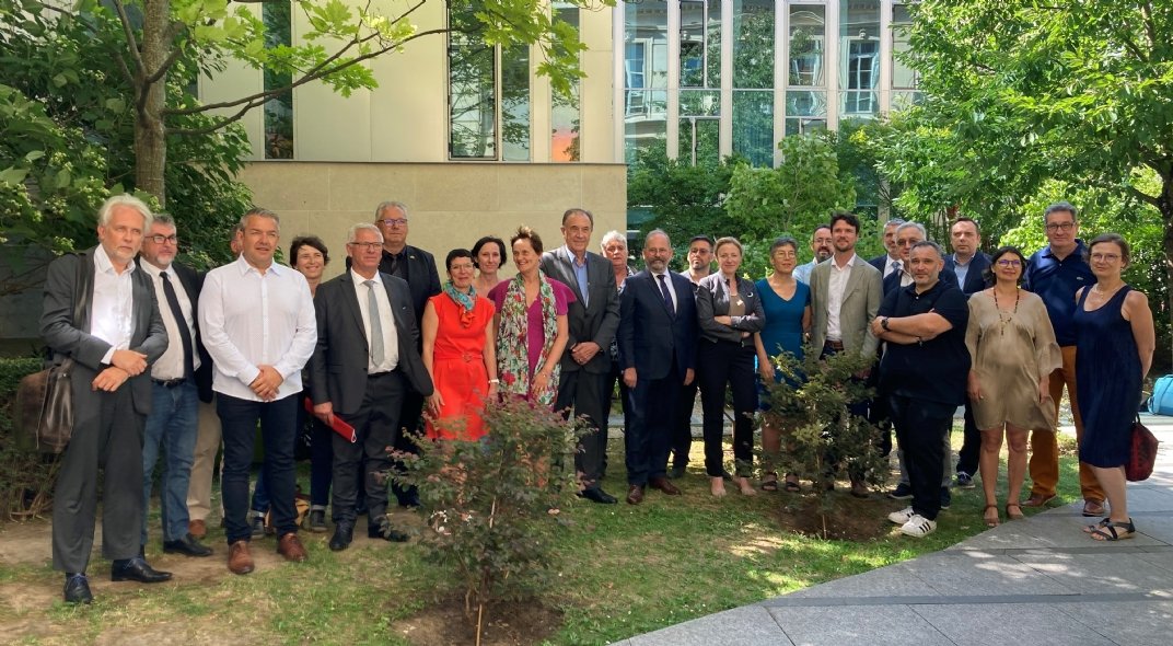 participez à nos visioconférences pour tout savoir sur la protection sociale complémentaire : informations clés, conseils pratiques et actualités indispensables.