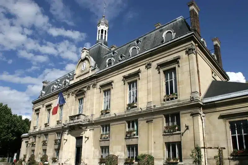 saint-ouen lance une mutuelle santé municipale pour offrir à ses habitants une couverture santé accessible et avantageuse.