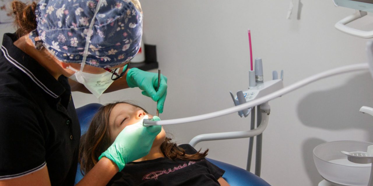 les assurés demandent la suspension de la hausse des cotisations santé pour préserver leur pouvoir d'achat et garantir un accès équitable aux soins.