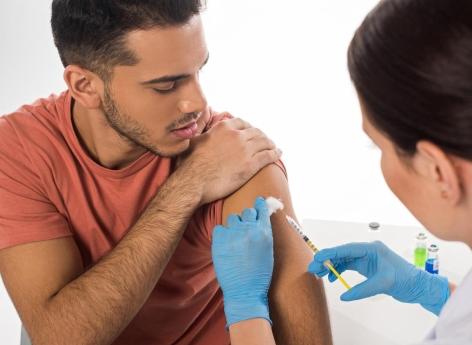 découvrez tout sur la vaccination hpv remboursée jusqu'à 26 ans, une protection essentielle contre le papillomavirus humain pour les jeunes adultes.
