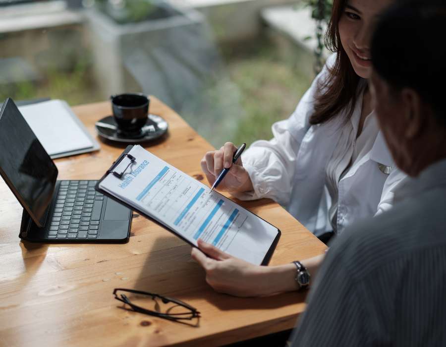 découvrez notre guide complet des mutuelles santé pour choisir la couverture adaptée à vos besoins et protéger efficacement votre santé au meilleur prix.