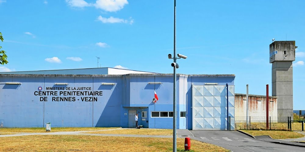 découvrez une étude alarmante révélant que la moitié des soignants sont en mauvaise santé, mettant en lumière une situation préoccupante pour le secteur médical.